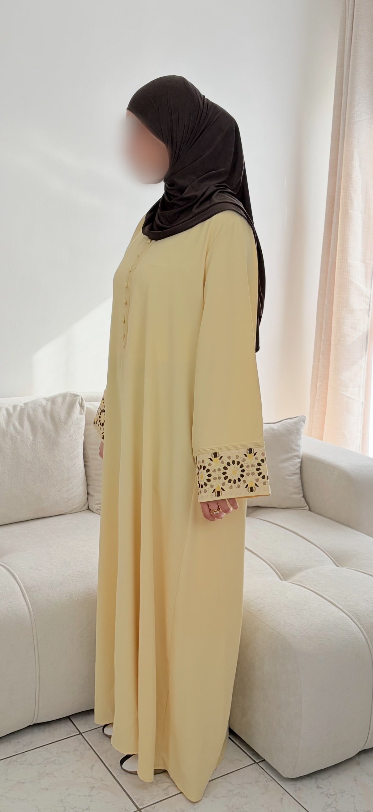 Abaya Orientale Florale – Robe Longue Modeste en Crêpe de Soie