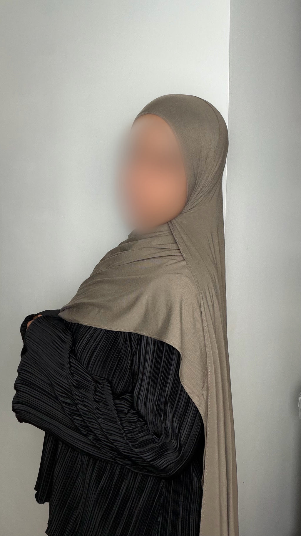 Hijab bambou taupe, doux et respirant – Yuméa