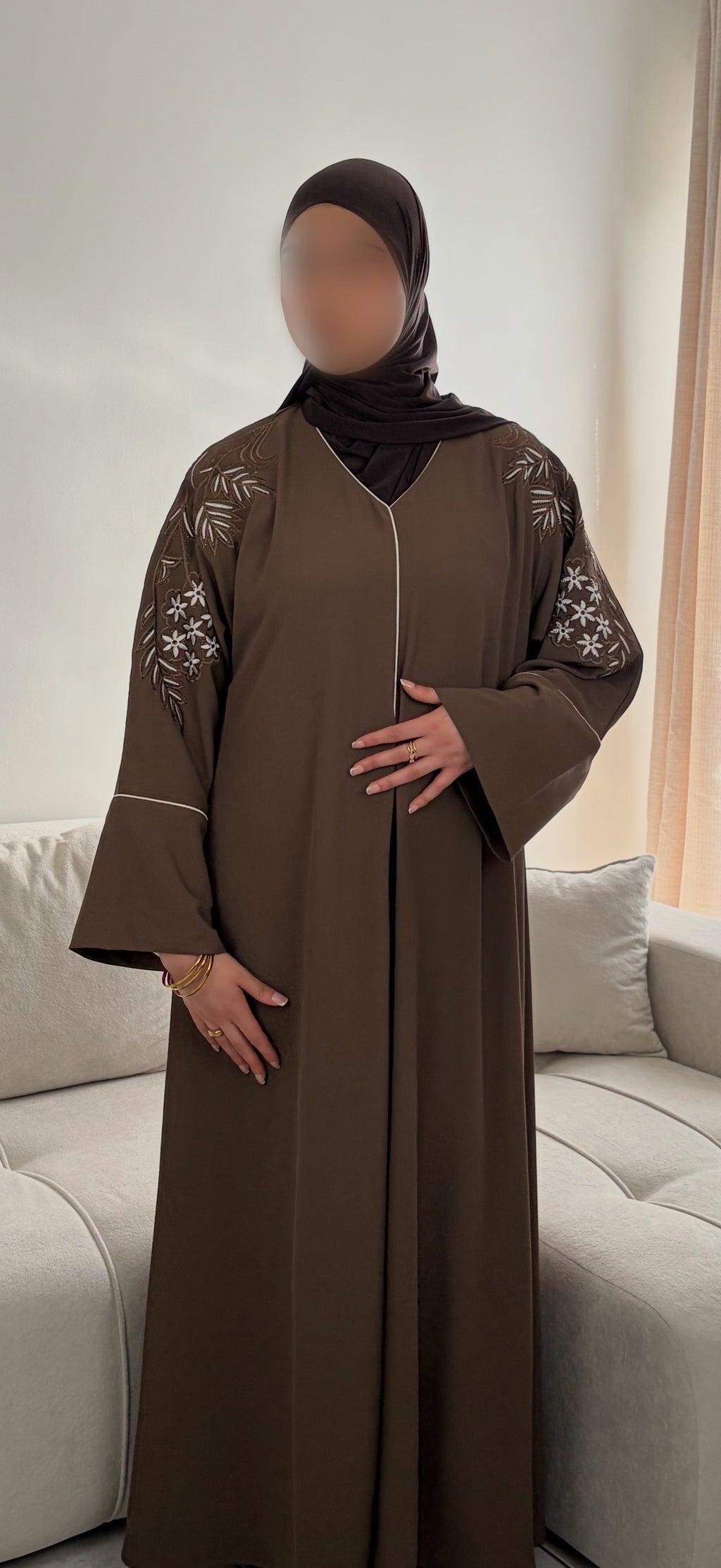 Abaya Florale – Robe Longue Légère à Motifs Floraux Féminins