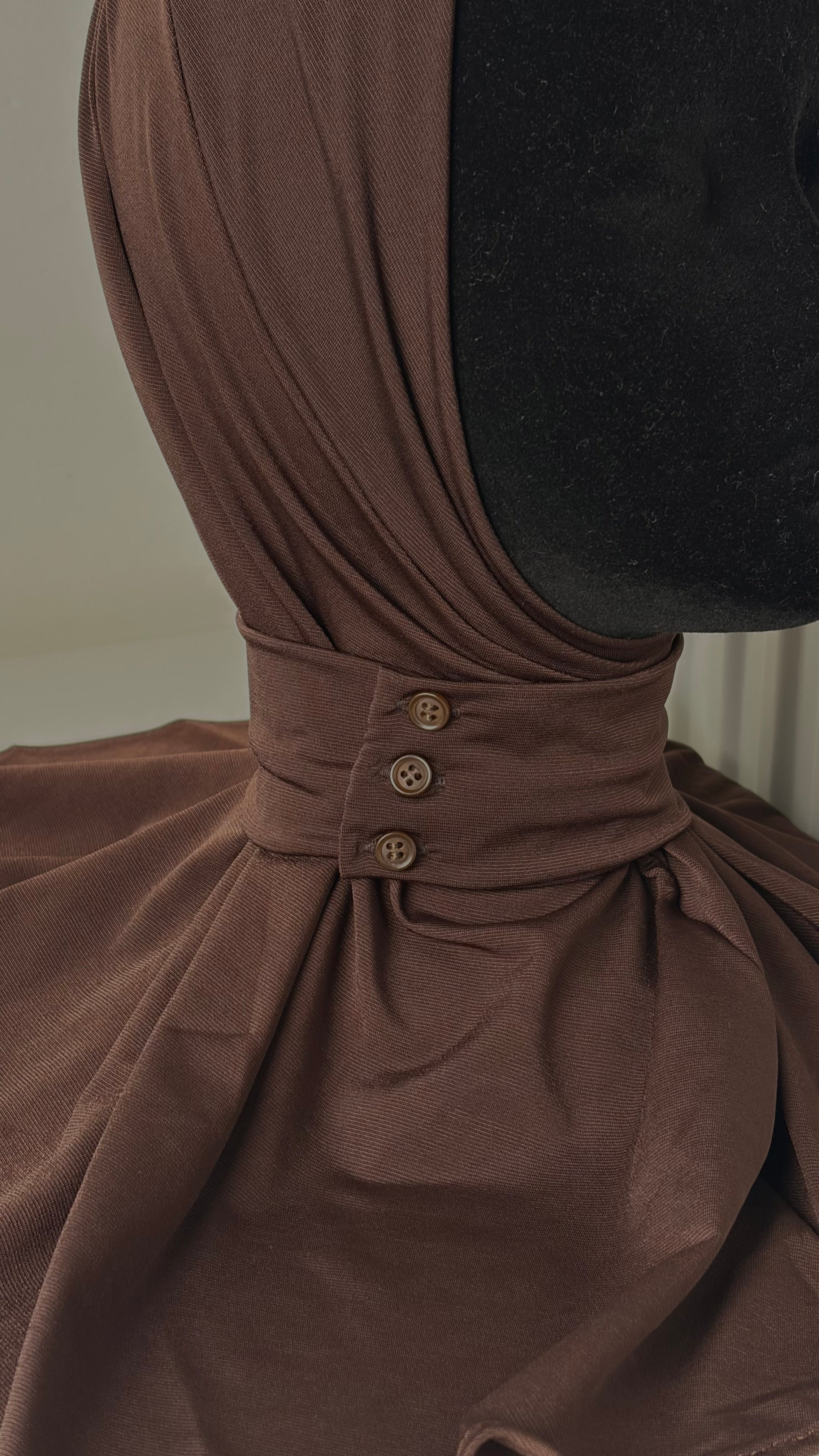 Cagoule Hijab à Enfiler avec Attache Boutonnée