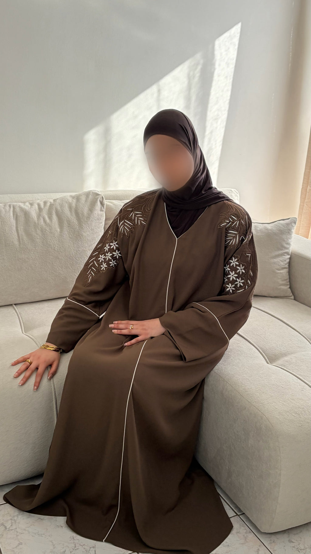 Abaya Florale – Robe Longue Légère à Motifs Floraux Féminins