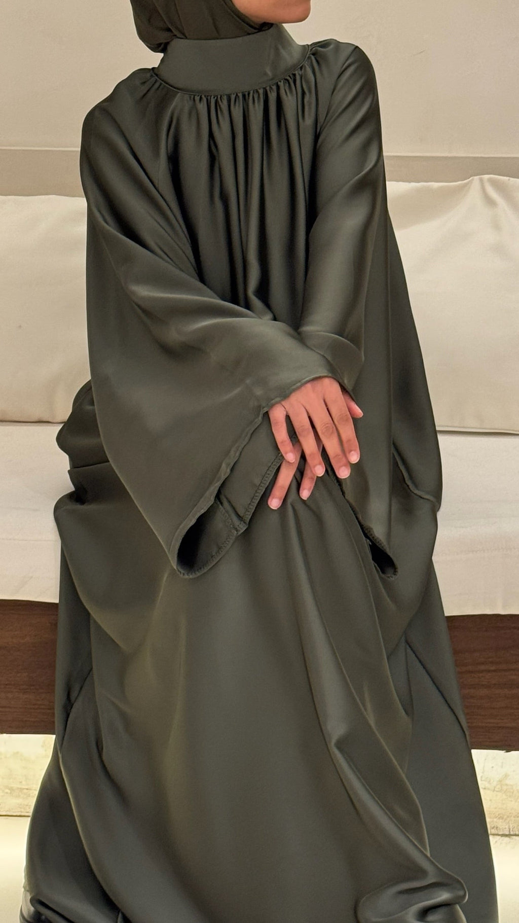 Abaya satin premium - coloris disponibles - Yuméa