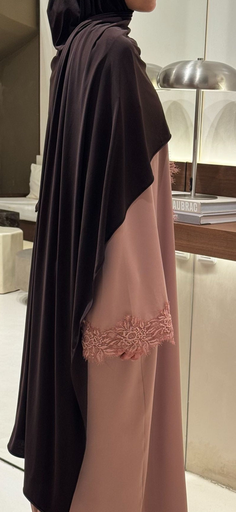 Abaya guipure florale - vue complète - Yuméa