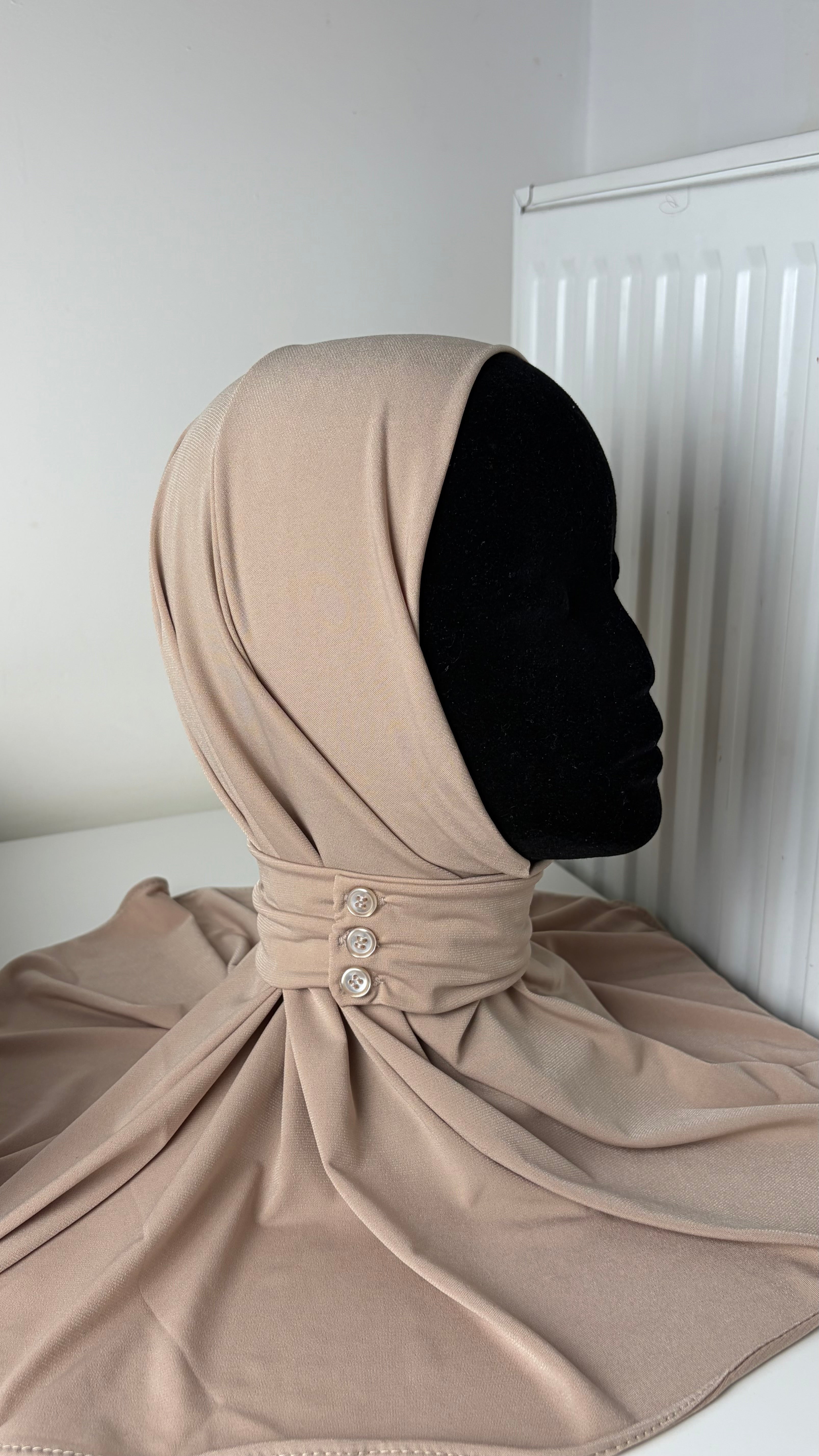 Cagoule Hijab à Enfiler avec Attache Boutonnée