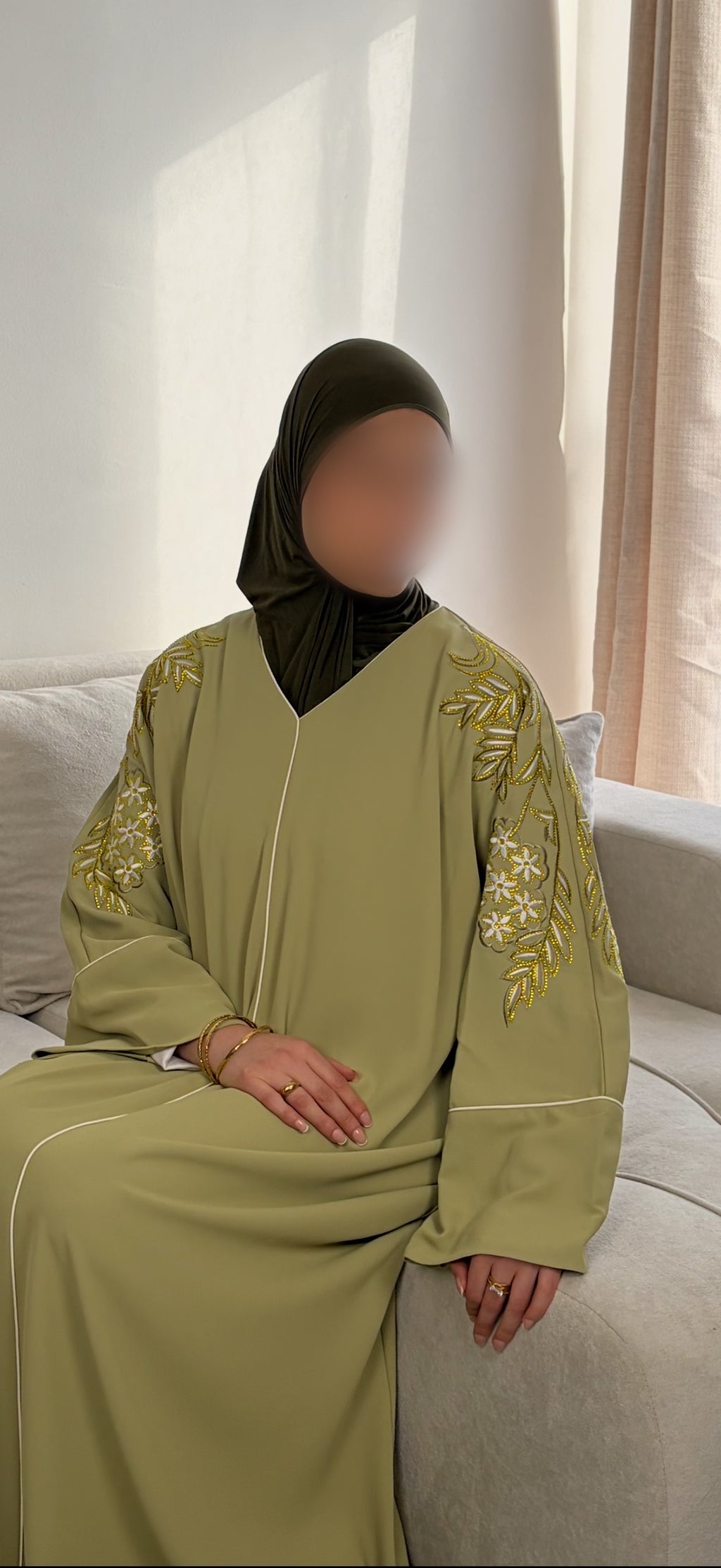 Abaya Florale – Robe Longue Légère à Motifs Floraux Féminins