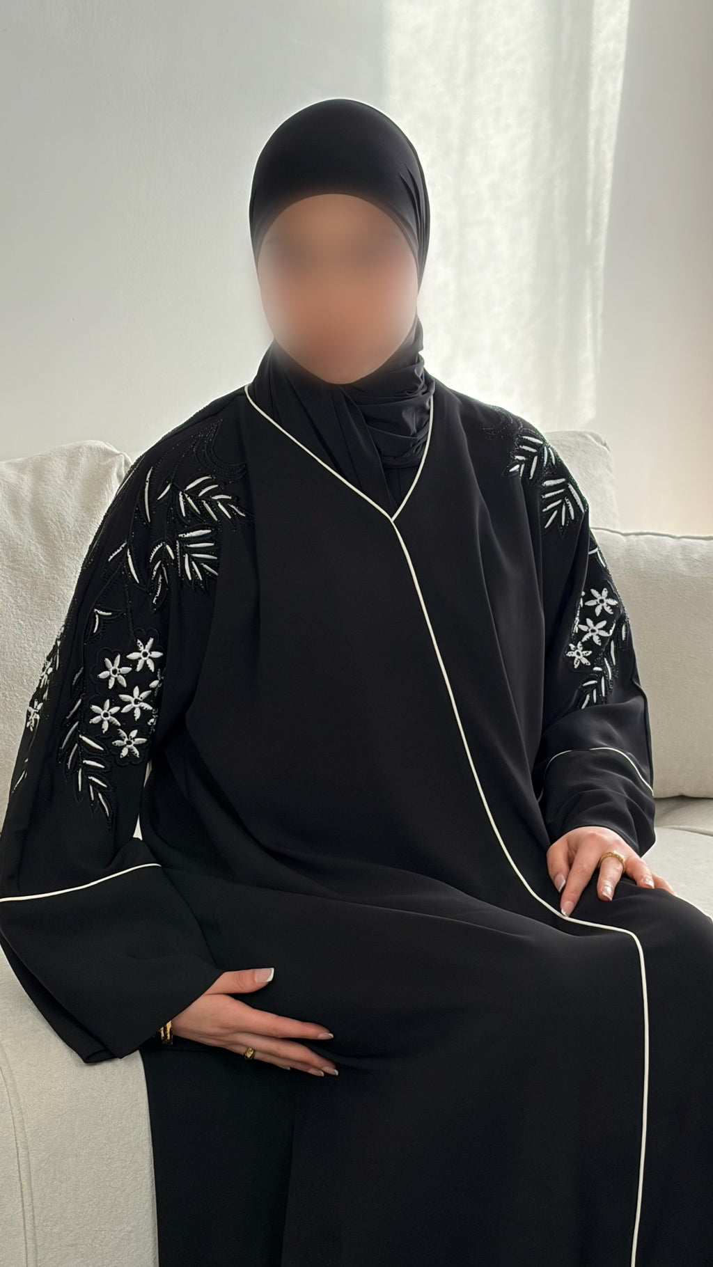 Abaya Florale – Robe Longue Légère à Motifs Floraux Féminins