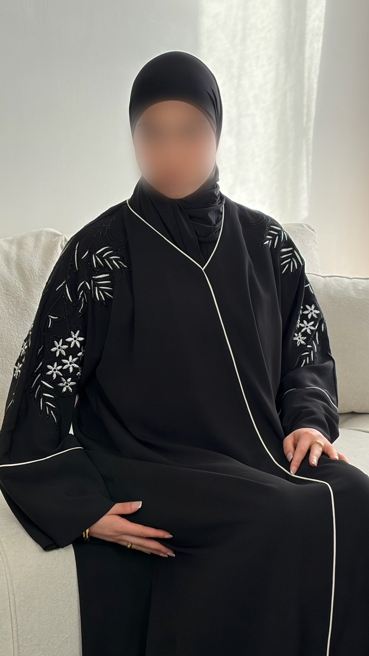 Abaya Florale – Robe Longue Légère à Motifs Floraux Féminins