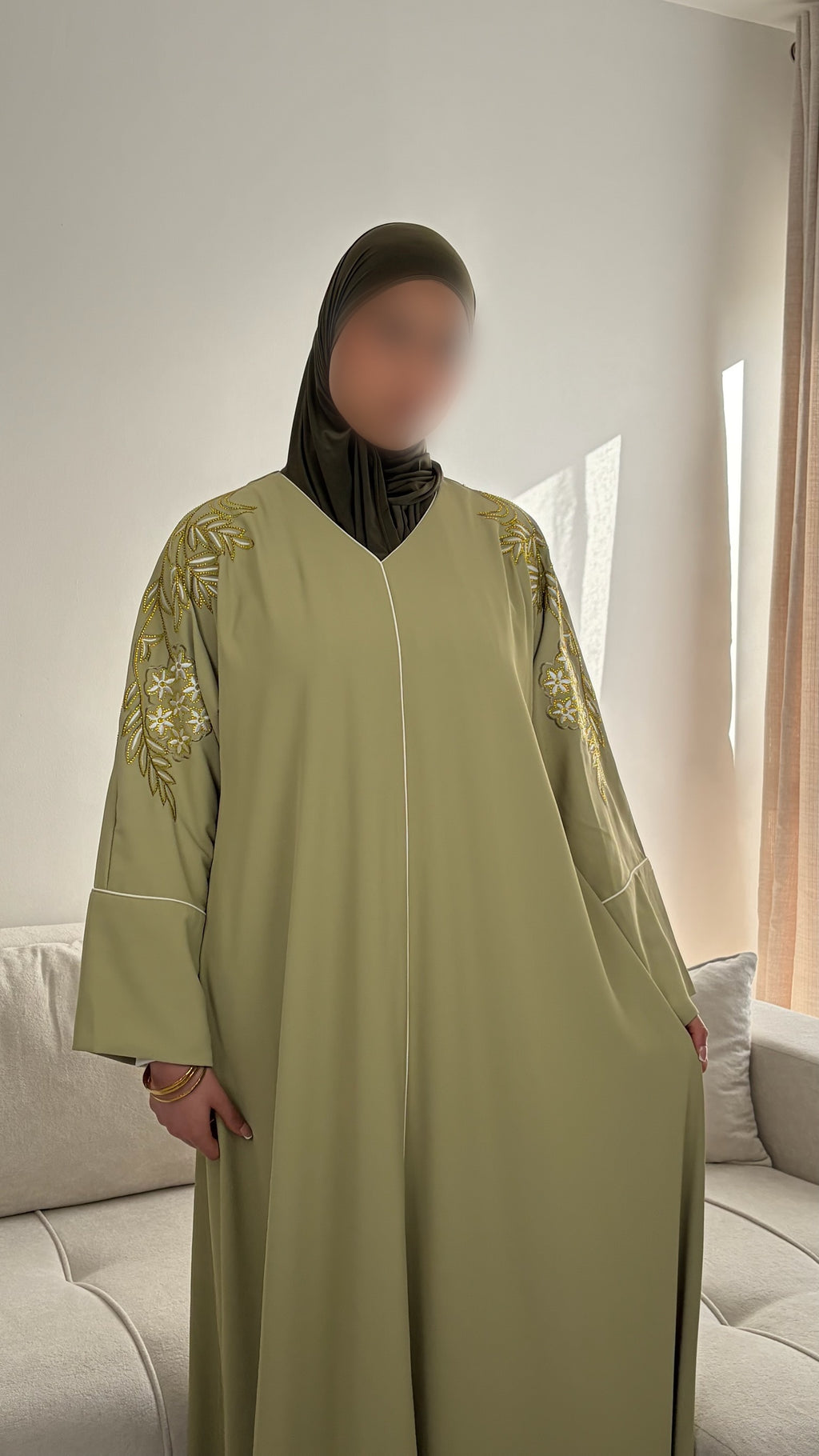 Abaya Florale – Robe Longue Légère à Motifs Floraux Féminins