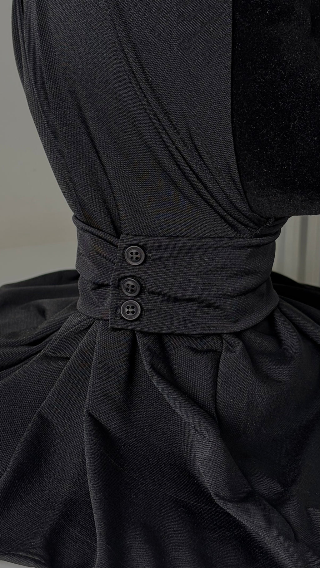 Cagoule Hijab à Enfiler avec Attache Boutonnée