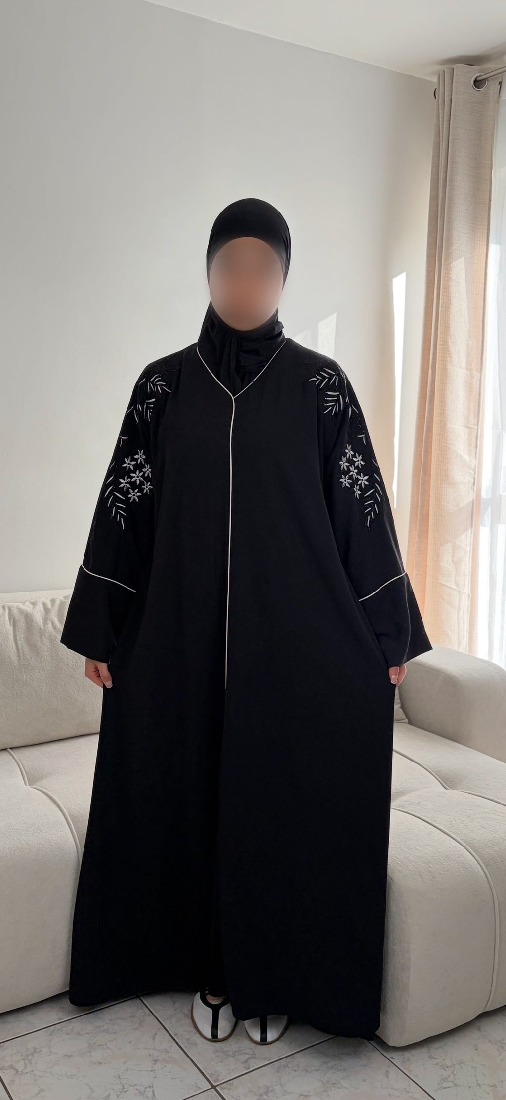 Abaya Florale – Robe Longue Légère à Motifs Floraux Féminins