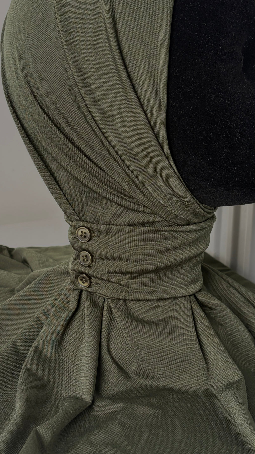 Cagoule Hijab à Enfiler avec Attache Boutonnée