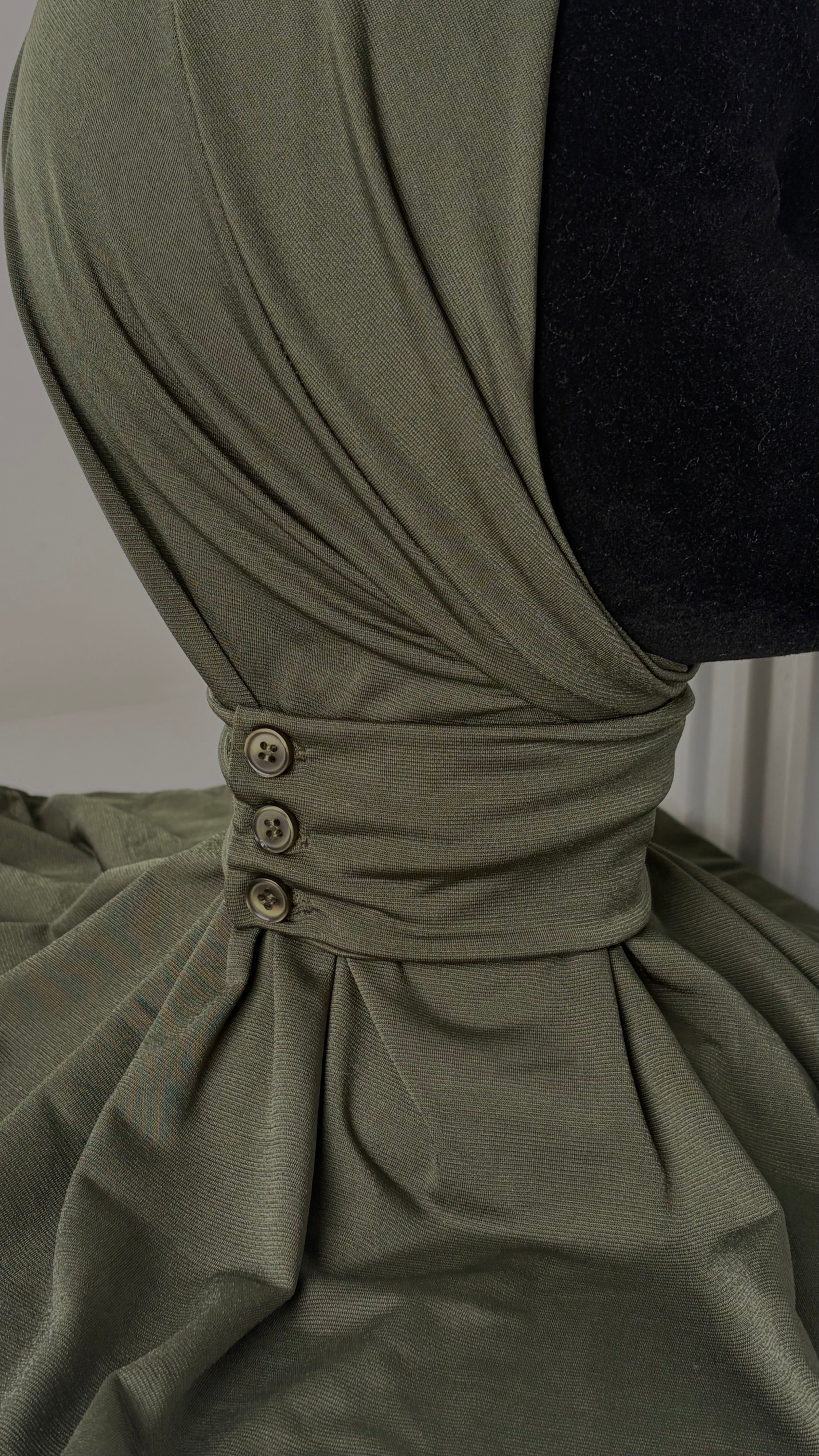 Cagoule Hijab à Enfiler avec Attache Boutonnée