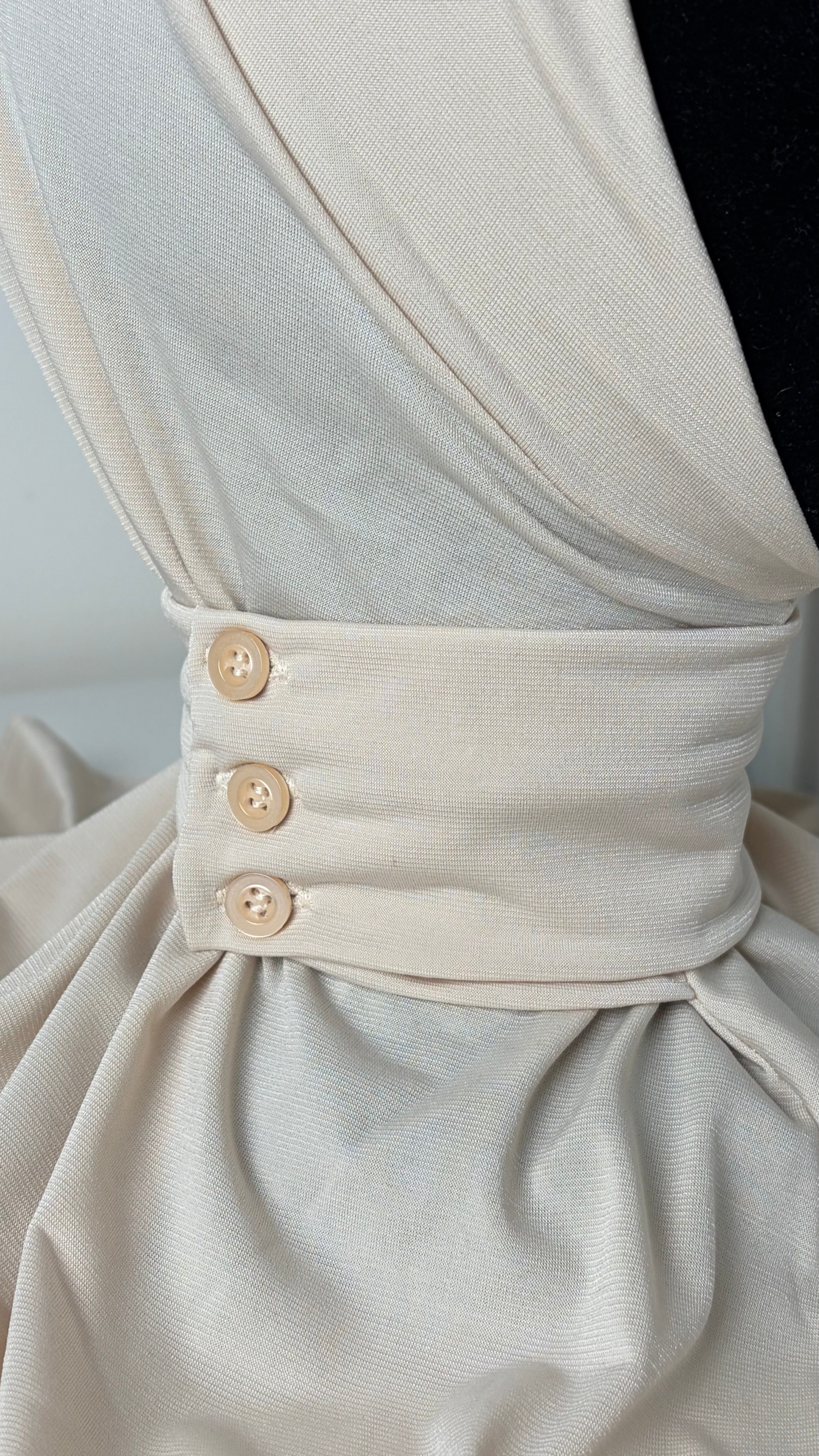 Cagoule Hijab à Enfiler avec Attache Boutonnée