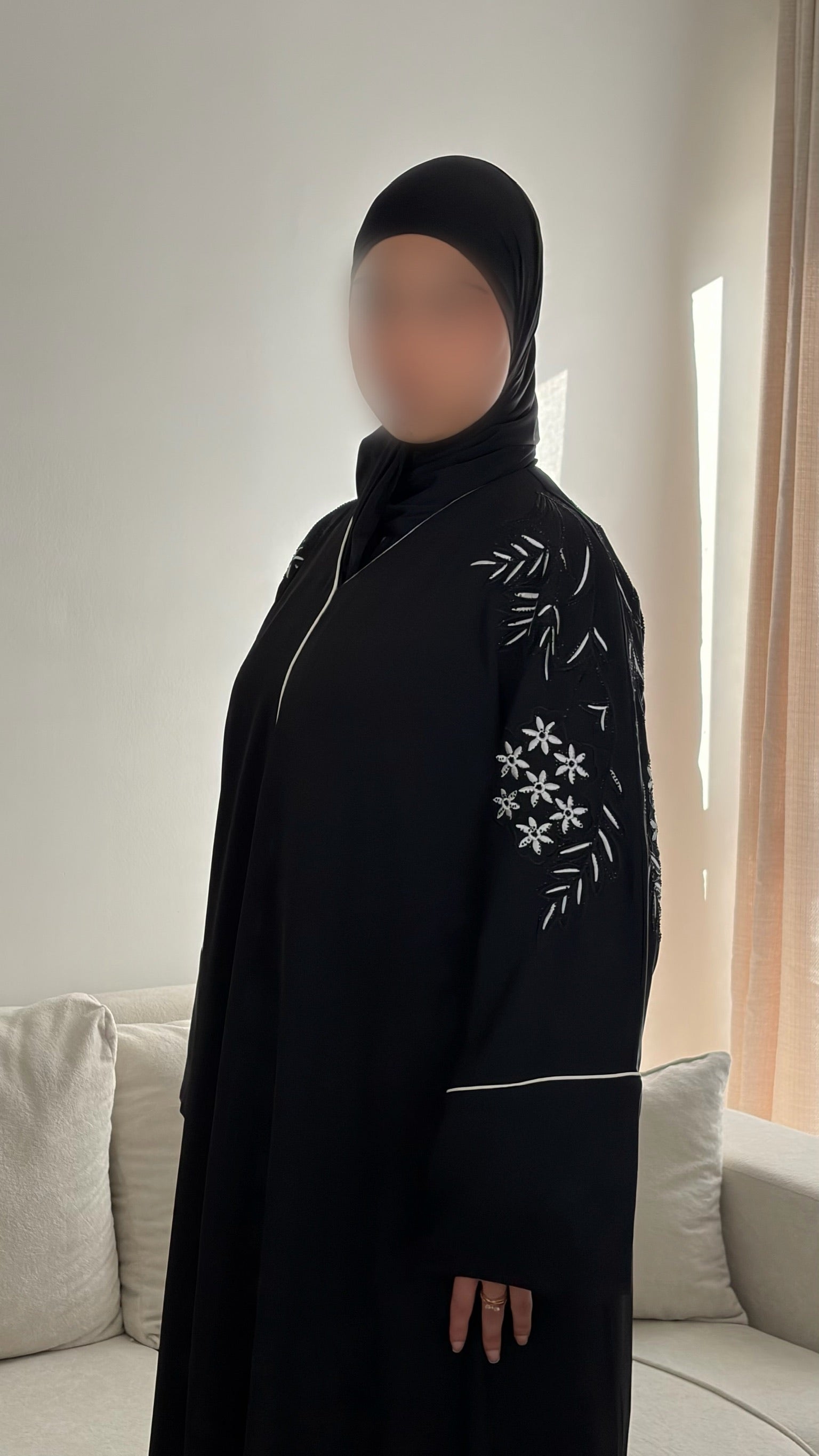 Abaya Florale – Robe Longue Légère à Motifs Floraux Féminins