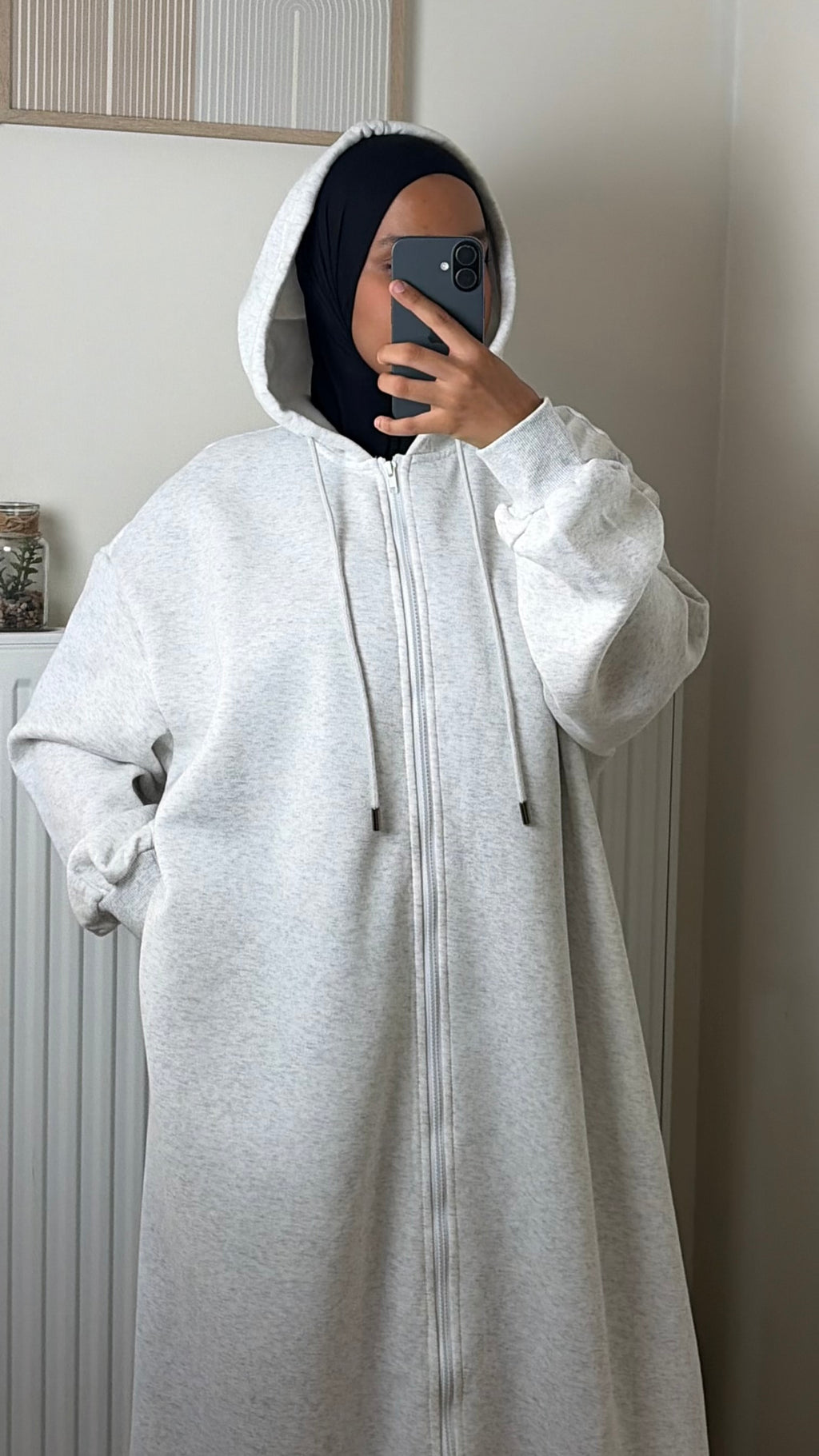 Sweat abaya à capuche zippée, coloris gris clair chiné – Yuméa