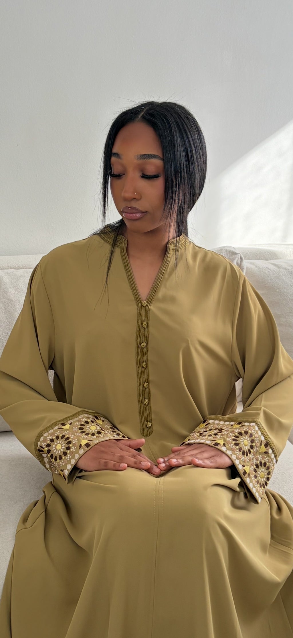 Abaya Orientale Florale – Robe Longue Modeste en Crêpe de Soie