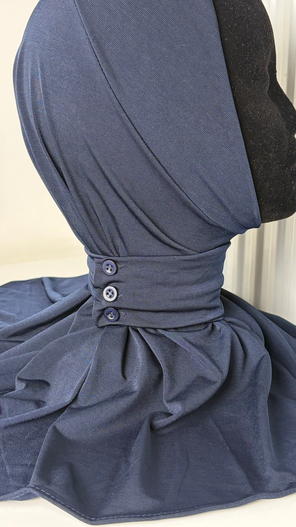 Cagoule Hijab à Enfiler avec Attache Boutonnée