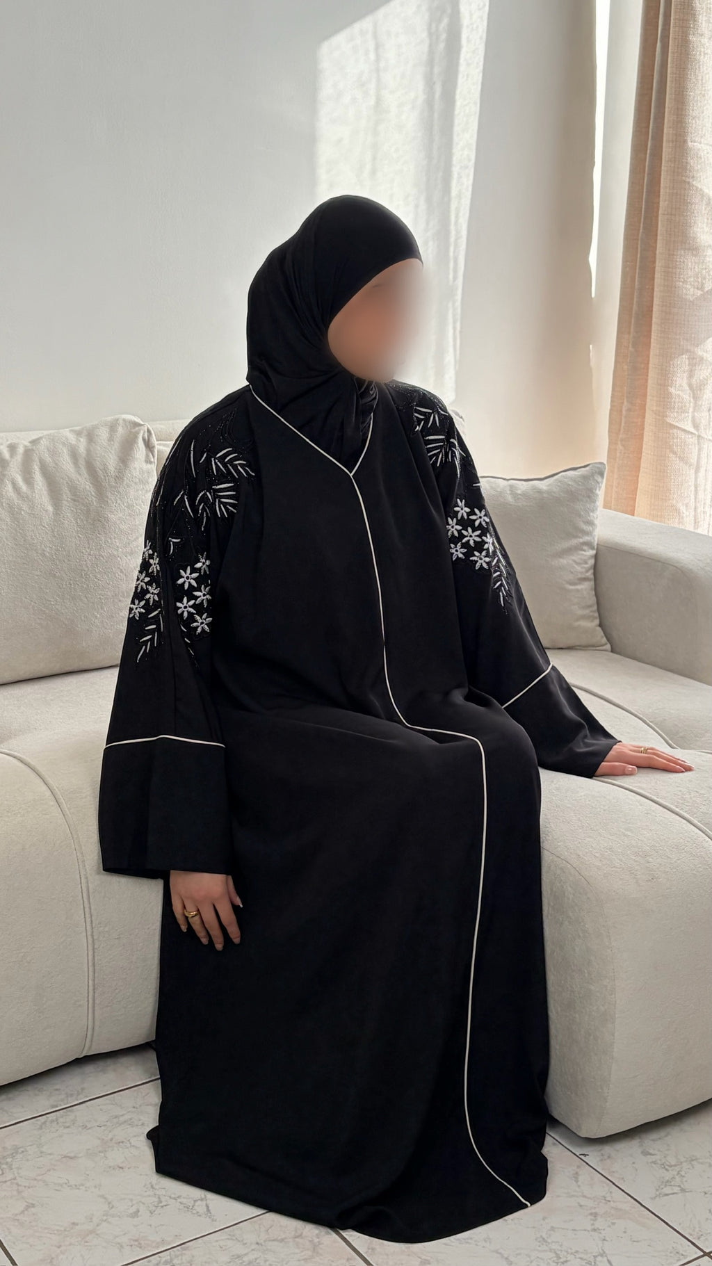 Abaya Florale – Robe Longue Légère à Motifs Floraux Féminins