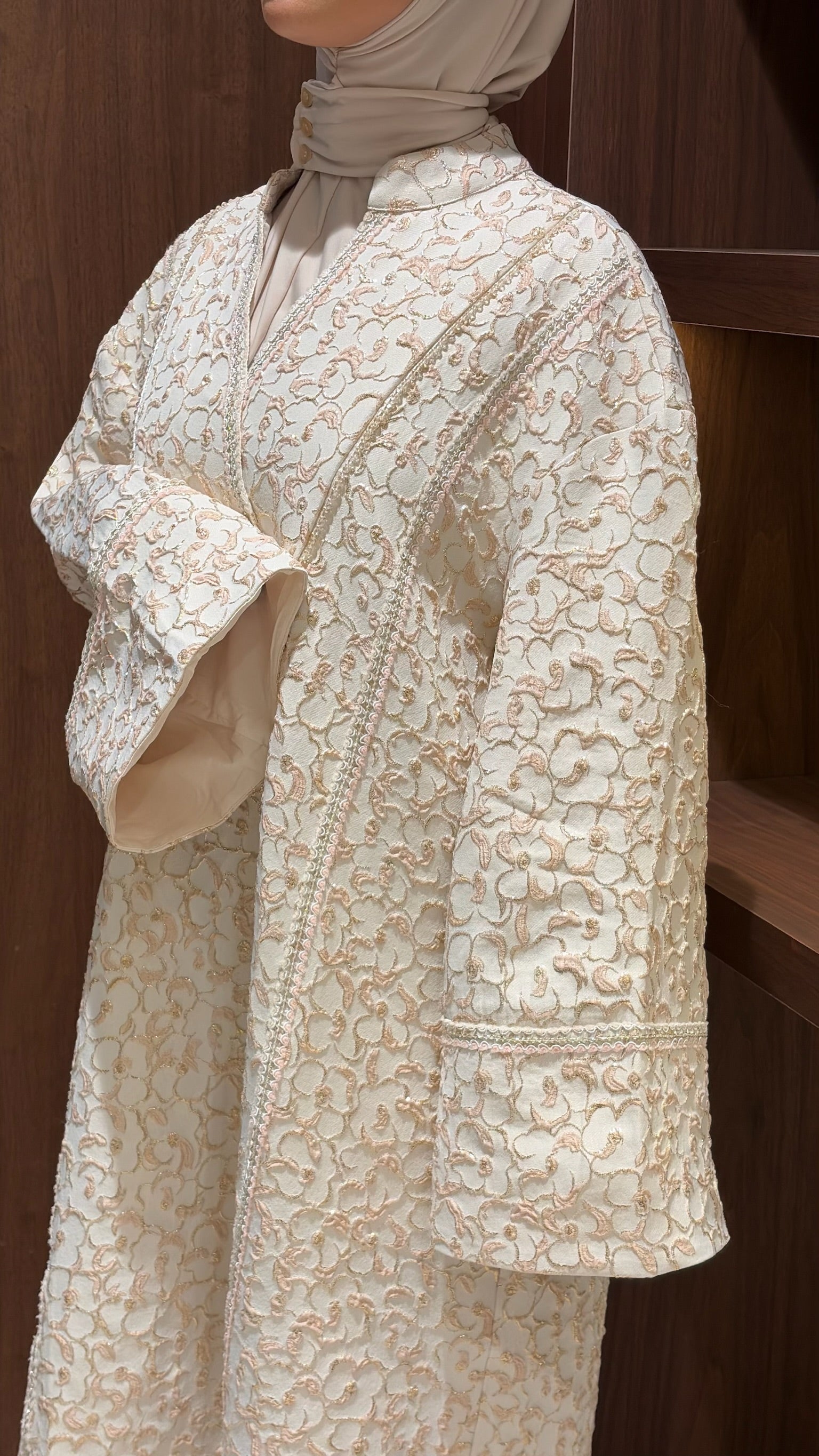 Robe brocart florale - look complet modeste - Yuméa