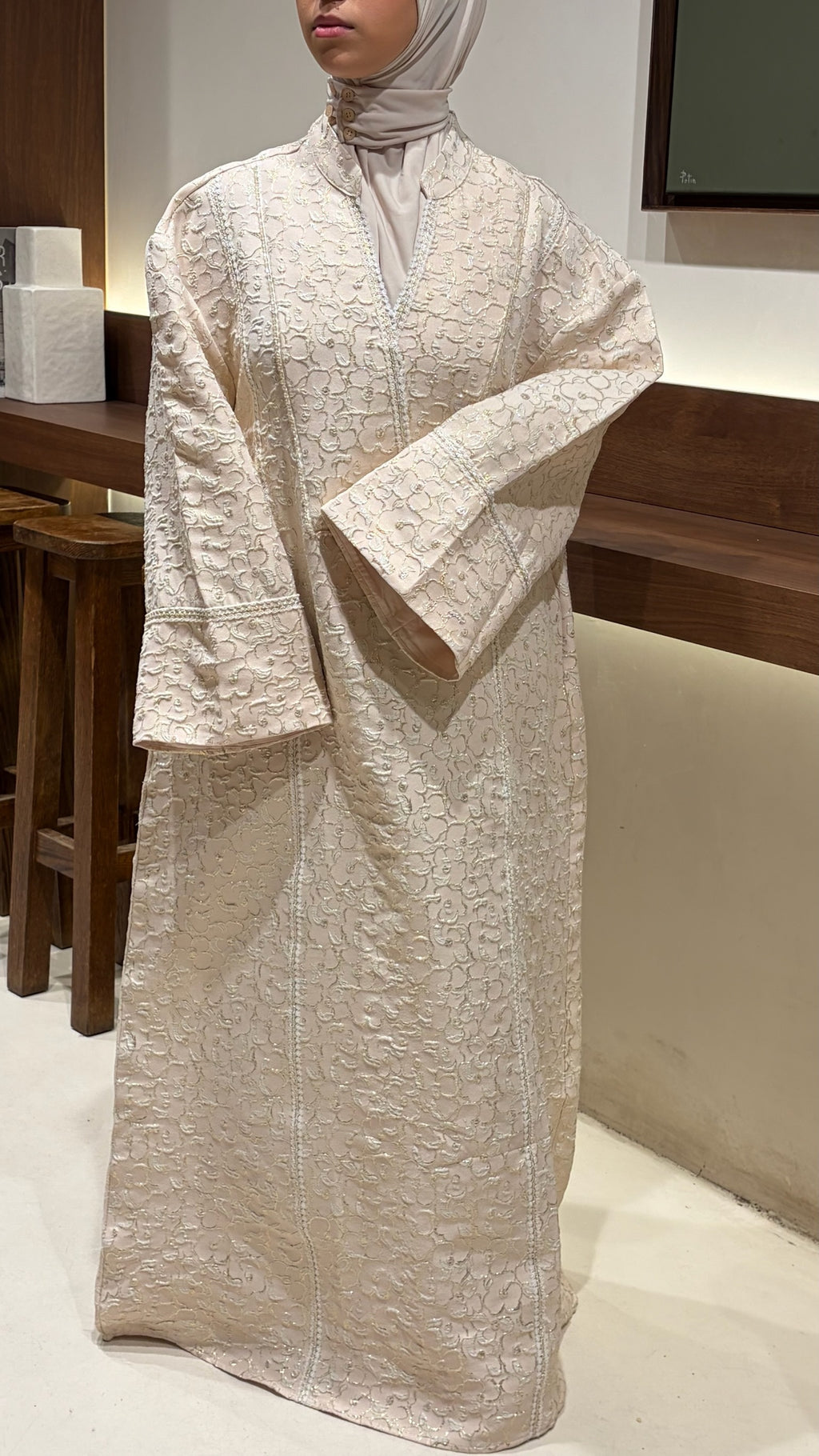 Robe brocart florale - vue de dos - Yuméa